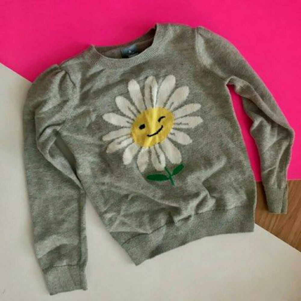 Adorable flower sweater worn once!